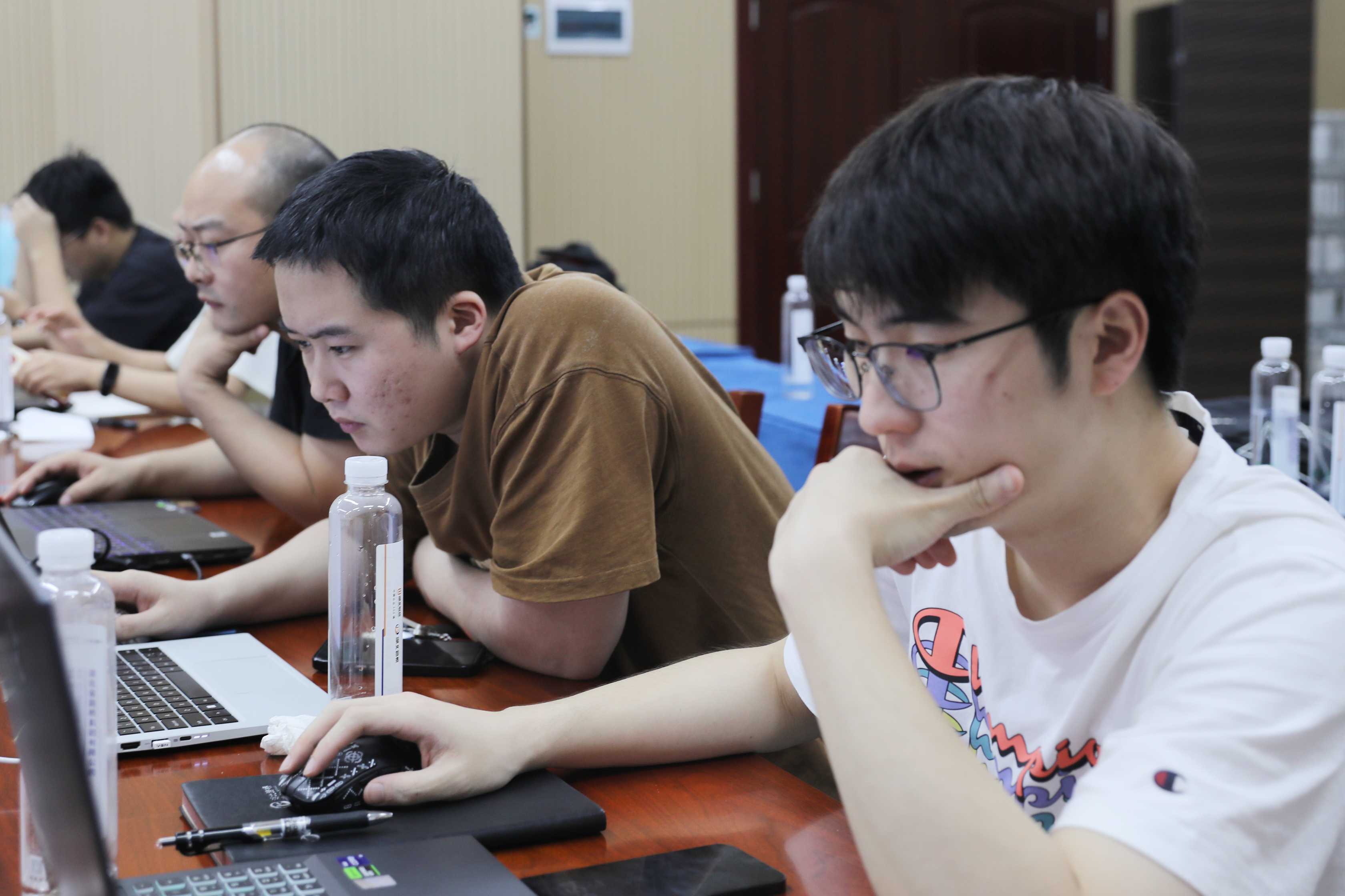 09-4图:课堂学习讨论组图.png